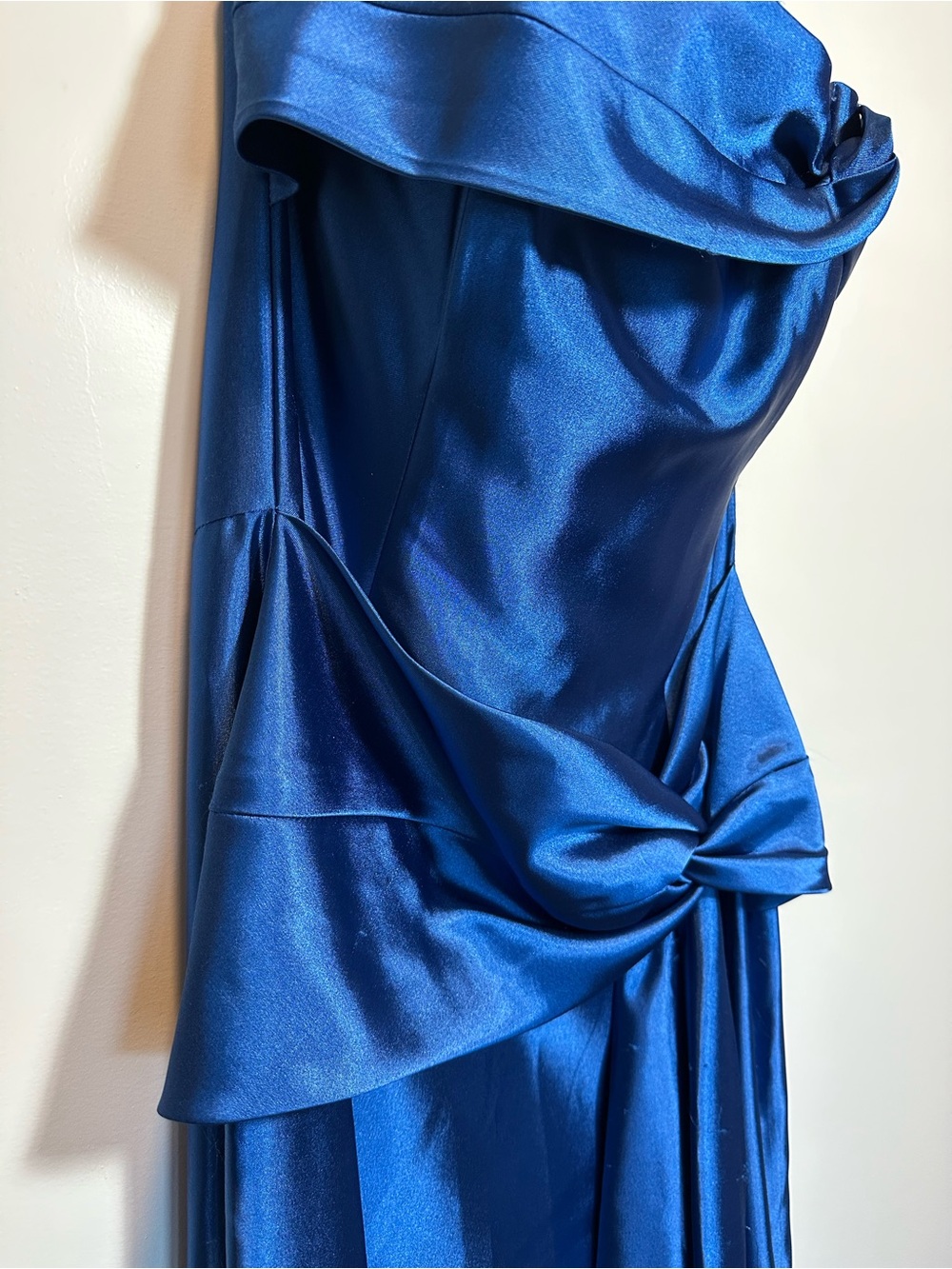 Label Inside Garment - Picture 4 of 5